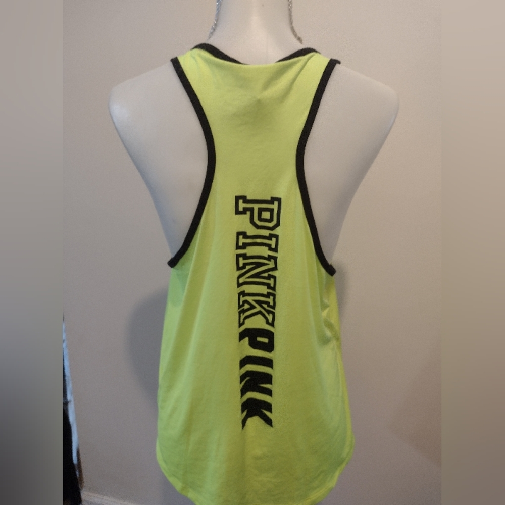 T-Shirt - Picture 2 of 3